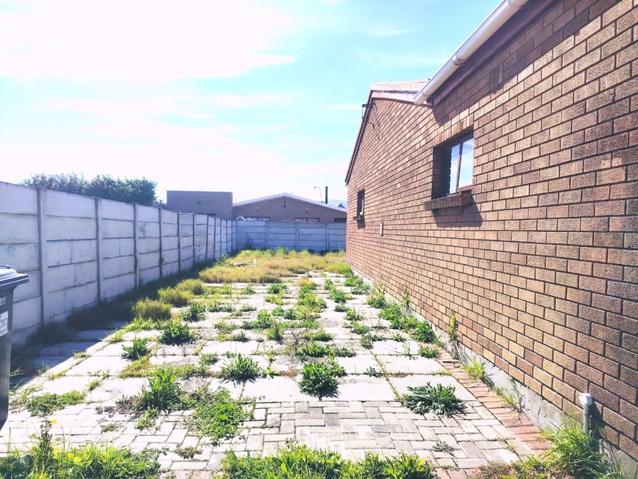 To Let 4 Bedroom Property for Rent in Ravensmead Western Cape
